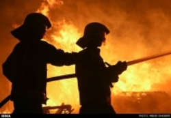 آتش سوزی در انبار ابزار و یراق شرق تهران