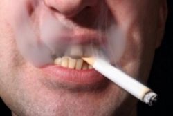 دخانیات و الکل از علل اصلی سرطان‌های دهان هشدار مصرف آدامس‌های نیکوتین‌دار