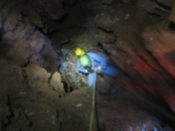 شناسایی‌ غار طبیعی در خانه یکی از اهالی  برزک  کاشان