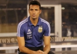 اسکالونی: بازیکن آرژانتین به تیم‌شان متعهدند  مقابل ونزوئلا کار سختی خواهیم داشت