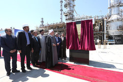 حمایت قاطع روحانی از عملکرد وزارت نفت
