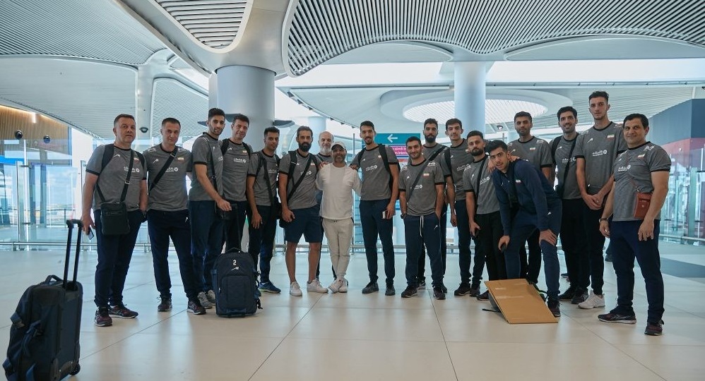 از حضور سردار آزمون در تمرین تیم ملی والیبال تا عکس یادگاری با پیمان معادی +تصاویر