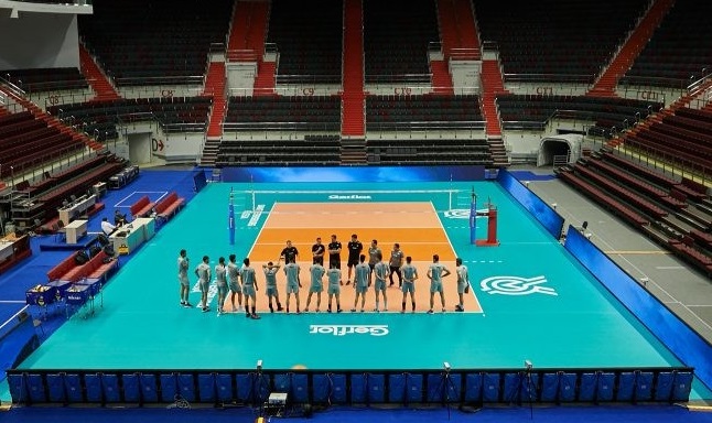 از حضور سردار آزمون در تمرین تیم ملی والیبال تا عکس یادگاری با پیمان معادی +تصاویر