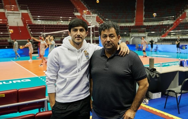 از حضور سردار آزمون در تمرین تیم ملی والیبال تا عکس یادگاری با پیمان معادی +تصاویر