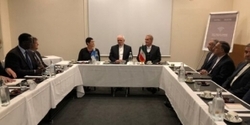 ظریف با اعضای اندیشکده ابتکار مدیریت بحران در هلسینکی دیدار کرد