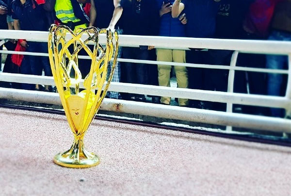 اتفاق عجیب در فینال جام شهدا/ جام اهدایی به تیم قهرمان شباهتی با جام اصلی نداشت! اتفاق عجیب در فینال جام شهدا/ جام اهدایی به تیم قهرمان شباهتی با جام اصلی نداشت!