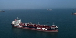 درخواست مالک نفتکش انگلیسی از پوتین و مودی برای آزادی این کشتی