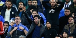 شعار هواداران استقلال علیه بازیکنان بعد از تساوی مقابل نفت