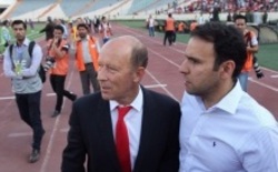 خلیلی: «کیت» این فصل پرسپولیس را خود بازیکنان انتخاب کردند