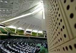 طوفان در پارلمان صف‌آرایی نمایندگان مقابل صداوسیما و تندروها