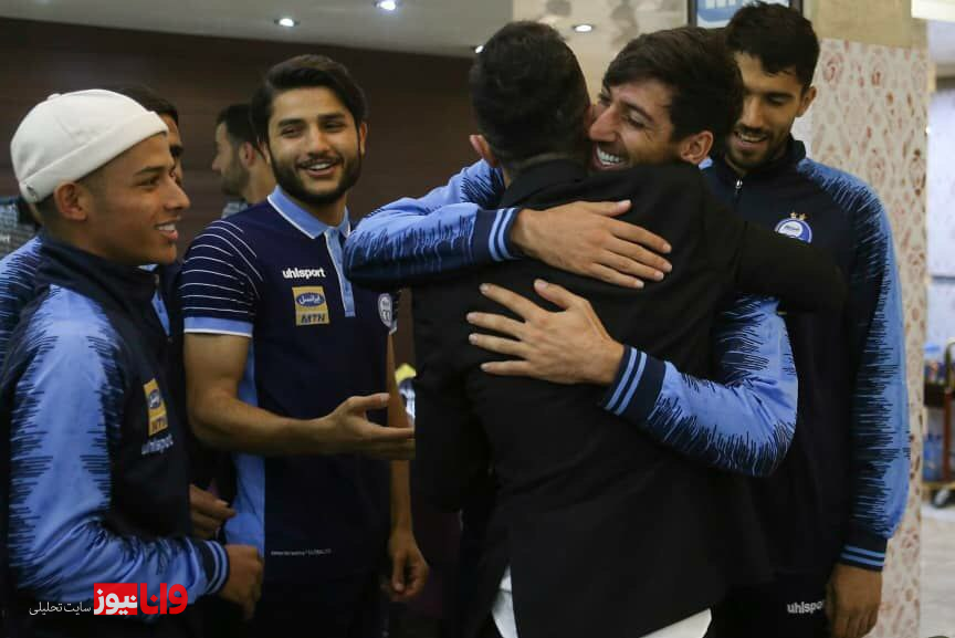 استقبال جالب استقلالی ها از بازیکن مصدوم+تصاویر استقبال جالب استقلالی ها از بازیکن مصدوم+تصاویر