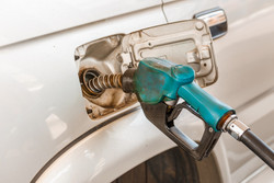 سهمیه‌بندی بنزین آغاز شد  بنزین سهمیه‌ای ۱۵۰۰ تومان، بنزین آزاد ۳۰۰۰ تومان