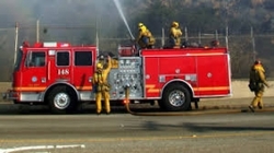 ۳ مصدوم در تصادف تریلی با خودروی آتش‌نشانی