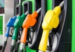 مصرف بنزین در نخستین روز اجرای طرح سهمیه‌بندی ۲۰ درصد کاهش یافت