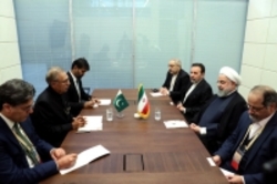روحانی: ایران و پاکستان برای توسعه همه جانبه روابط مصمم هستند