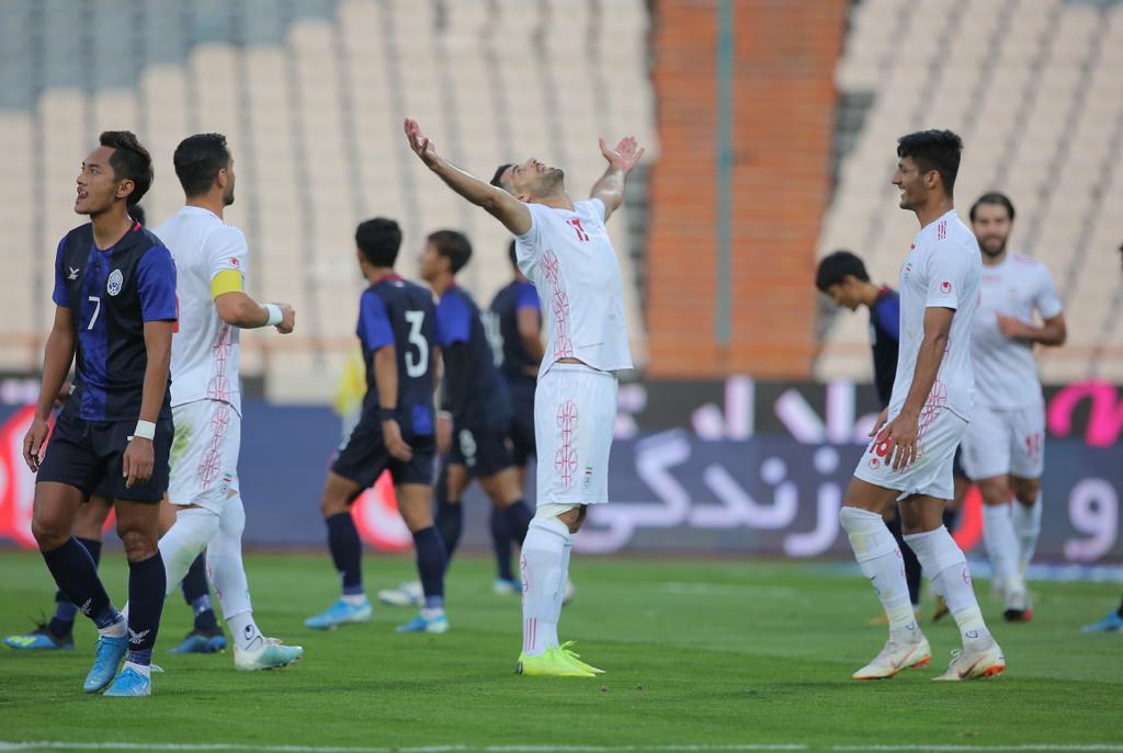 حیای هاشمیان به کار ویلموتس خونسرد نمیآید/ نیاز تیم ملی به بدل کریم باقری حیای هاشمیان به کار ویلموتس خونسرد نمیآید/ نیاز تیم ملی به بدل کریم باقری