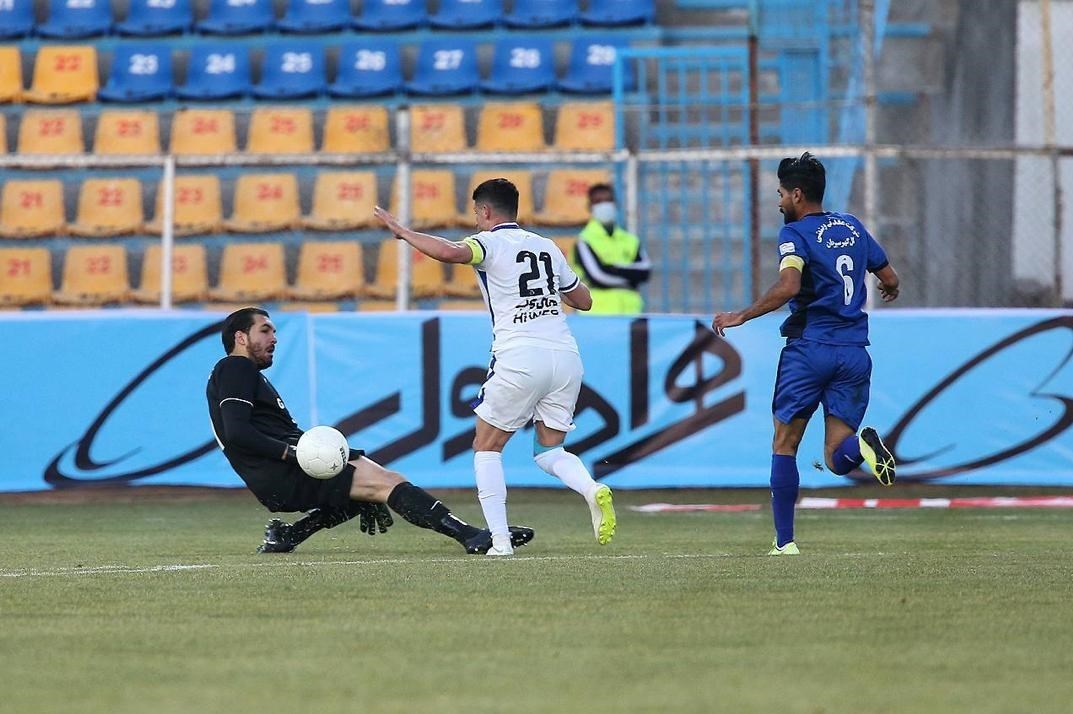 تیم فوتبال استقلال , تیم فوتبال گل‌گهر سیرجان , 