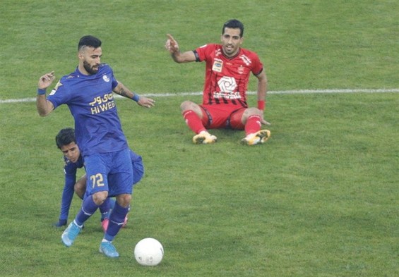 اعتراض مهاجم استقلال به خاطر عدم پرداخت مطالبات