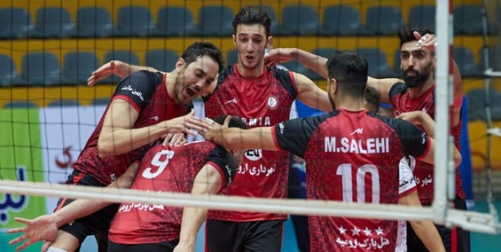 لیگ برتر والیبال| پیروزی سخت ارومیه مقابل فولاد سیرجان  شاگردان اکبری دوم ماندند