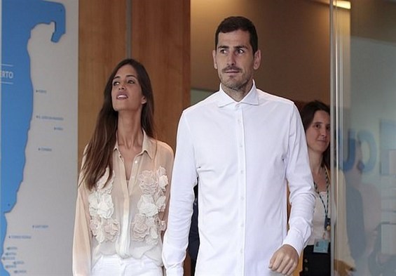 کاسیاس از همسرش جدا شد