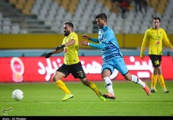 پرسپولیس بی‌ سر و صدا به دنبال آقای گل فعلی لیگ