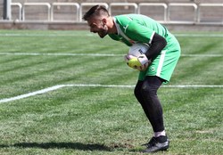 تست کرونای دروازه‌بان پرسپولیس منفی شد