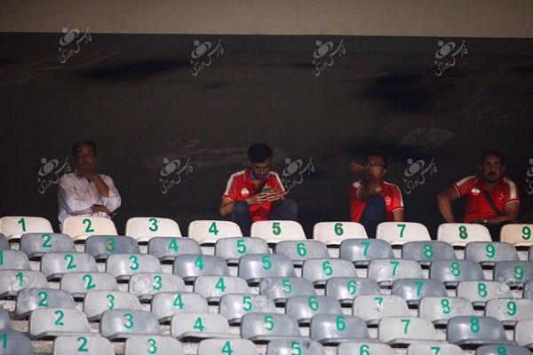 حضور چند تماشاگر پرسپولیس در دیدار مقابل فولاد +عکس حضور چند تماشاگر پرسپولیس در دیدار مقابل فولاد +عکس