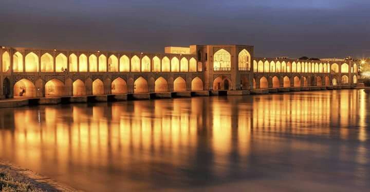 به شیراز سفر کنیم یا اصفهان؟