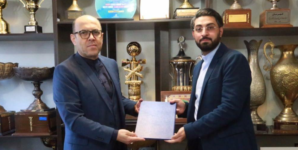 سعادتمند به بازیکن جنجالی استقلال هم حکم مشاور داد!+عکس سعادتمند به بازیکن جنجالی استقلال هم حکم مشاور داد!+عکس