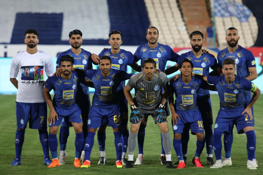 اقدام جالب مدافع استقلال و تذکر داور به دستیار مجیدی +عکس اقدام جالب مدافع استقلال و تذکر داور به دستیار مجیدی +عکس