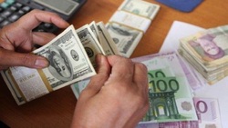 نرخ ارز بین بانکی در ۱۶ مرداد؛ قیمت رسمی ۱۳ ارز کاهش پیدا کرد