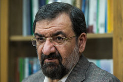 رضایی: فقط بی غیرتها از پشت خنجر میزنند