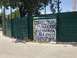 اعتراض هواداران بارسلونا در خیابان‌های بارسلون عکس