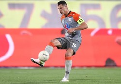 با تمام وجود برای پرسپولیس تلاش می‌کنم