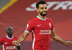 دفاع محمد صلاح از یک بی‌خانمان انگلیسی