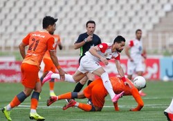 محمدخانی: بی‌پولی و مشکلات مالی مسبب تمام حاشیه‌های پرسپولیس است