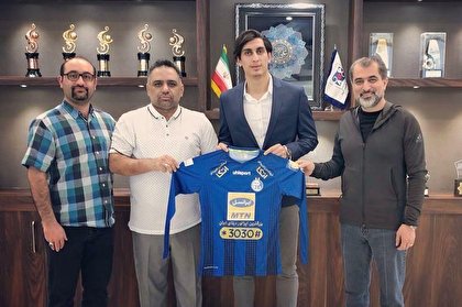 بیوگرافی محمد نادری بازیکن فوتبال ایران