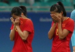 بازنده اعلام شدن یک تیم فوتبال در چین به خاطر مشکی نبودن موی بازیکنش!