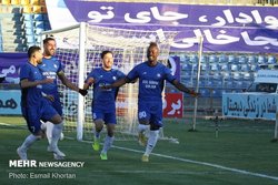 صعود مهاجم سابق استقلال و پرسپولیس به صدر جدول گلزنان