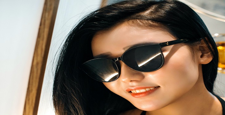 چه سبک عینک آفتابی به صورت های گرد و پر می آید؟ چه سبک عینک آفتابی به صورت های گرد و پر می آید؟