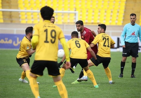 لیگ برتر فوتبال| خروج سپاهان از بحران با شکست پدیده بحرانی