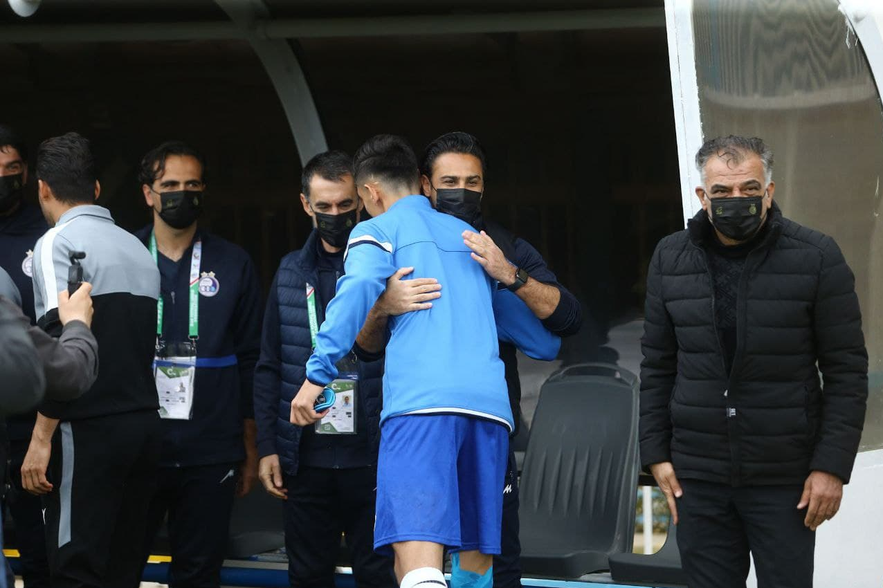 حاشیه بازی نفت مسجد سلیمان و استقلال| بازار داغ خوشوبش و عکس یادگاری/ اسکوربورد خراب و هوایی که بارانی شد +عکس حاشیه بازی نفت مسجد سلیمان و استقلال| بازار داغ خوشوبش و عکس یادگاری/ اسکوربورد خراب و هوایی که بارانی شد +عکس