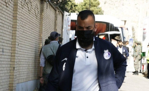 مدافع باتجربه استقلال در لیست خروج فرهاد؟