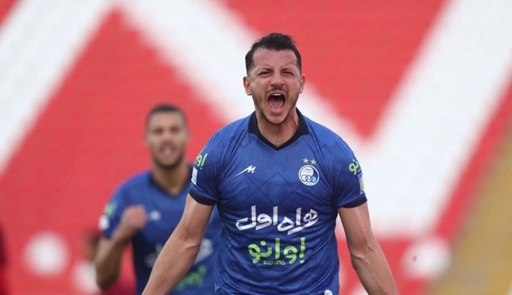 پیشنهاد ۱۵ میلیارد تومانی تیم صنعتی به گلزن استقلال