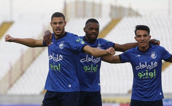 ستاره استقلال با مشت‌های گره کرده بالاخره به حرف آمد+عکس