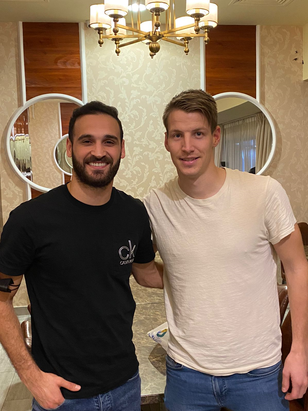 خوشامدگویی نوراللهی به زوج قائدی در شباب الاهلی+عکس خوشامدگویی نوراللهی به زوج قائدی در شباب الاهلی+عکس