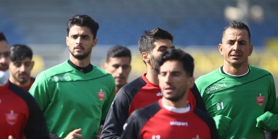 جشن تولد جلال حسینی در تمرین امروز پرسپولیس+عکس