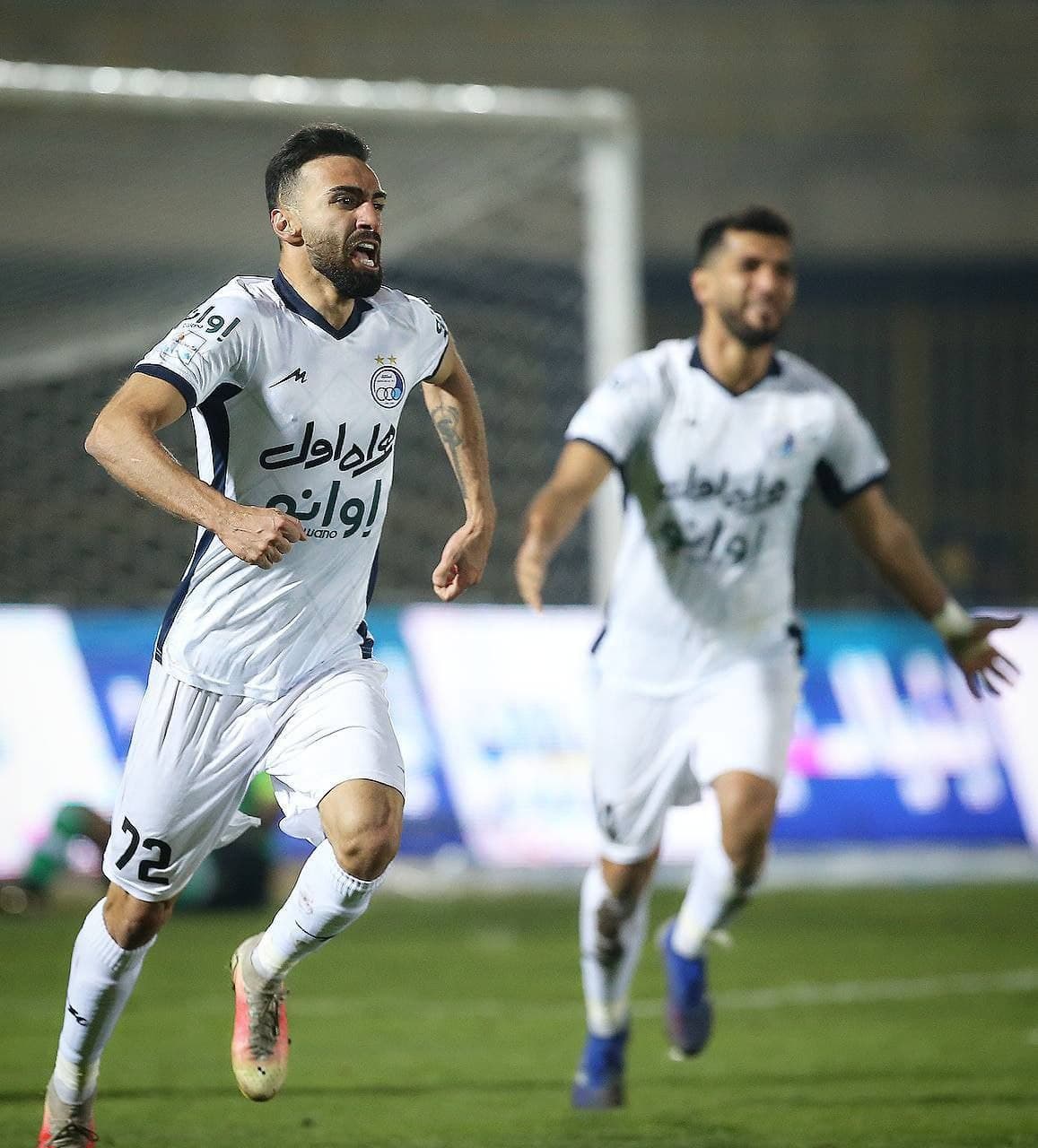 گیتاریست آبی، اسلحه پنهان مجیدی/عکس