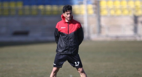 یک فولادی، بازیکن پرسپولیس را به ترکیب اصلی برگرداند!