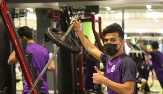 رونمایی از بازیکن جدید استقلال مقابل پیکان